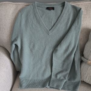 V-Neck Cashmere Sweater in Soft Green